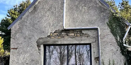 Mai 2026 : restauration d'un pignon (photo avant)