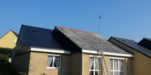 Septembre 2025 : rénovation de toiture (photo avant)